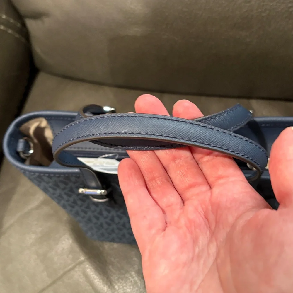 Michael kors jet set travel navy tote